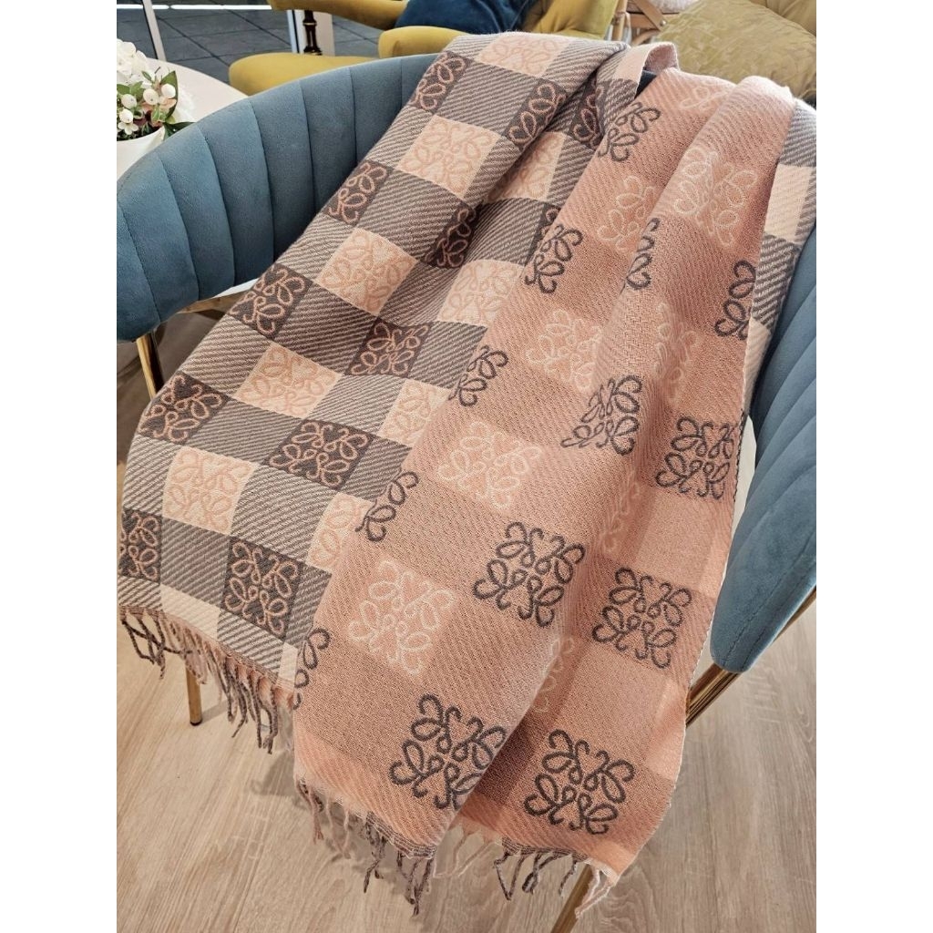 ผ้าคลุมไหล่ ผ้าพันคอ หวานลมุน
งานผ้าถัก เส้นใยโพลีเอสเตอร์ - รูปที่ 3