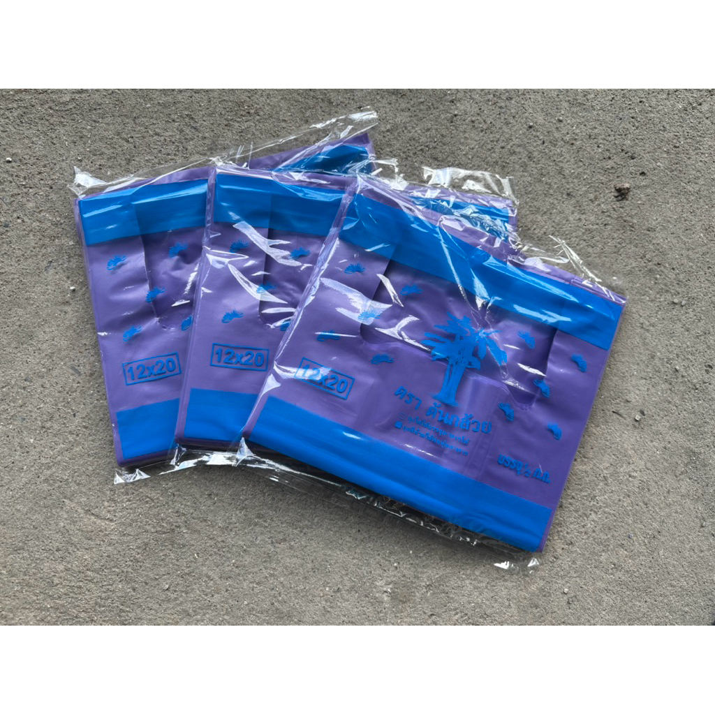 ถุงหูหิ้วสีแบบหนาตราต้นกล้วยขนาด12×20แพ้ค500กรัมต่อชิ้น
