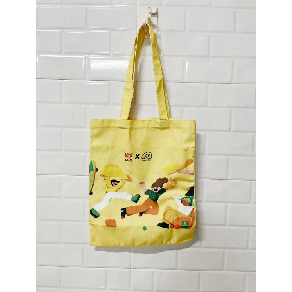 กระเป๋าเลย์ Lay’s stax Chubby Nida limited edition tote bag สีเหลืองอ่อน