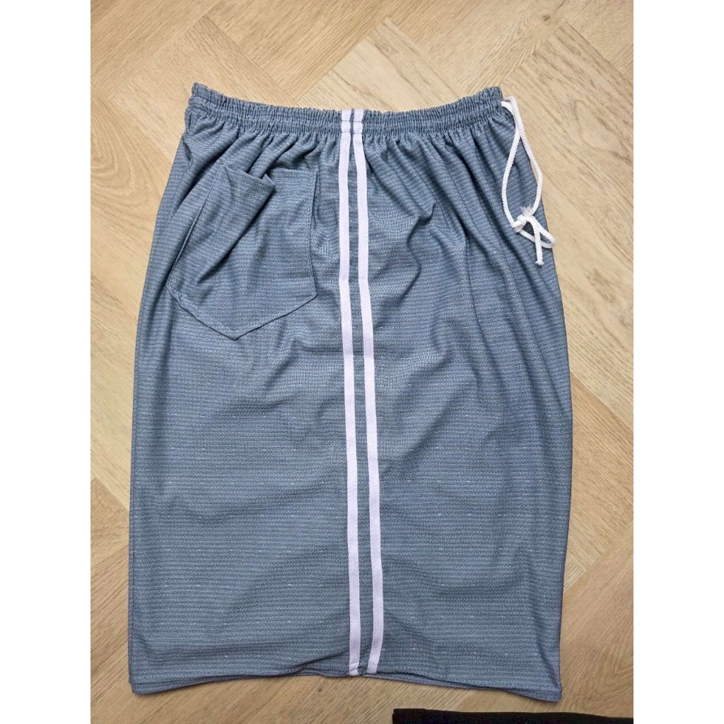 (5ตัว 159) กางเกงกีฬา ขาสั้น เอวยางยืด มีเชือกที่เอว พร้อมกระเป๋าหลัง ผู้ชาย M39