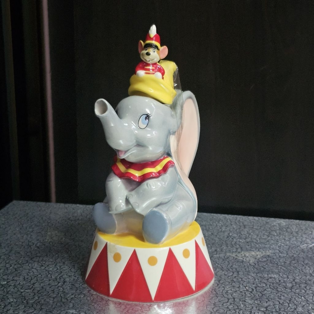 Disney Showcase Collection Dumbo Ringmaster Timothy Teapot