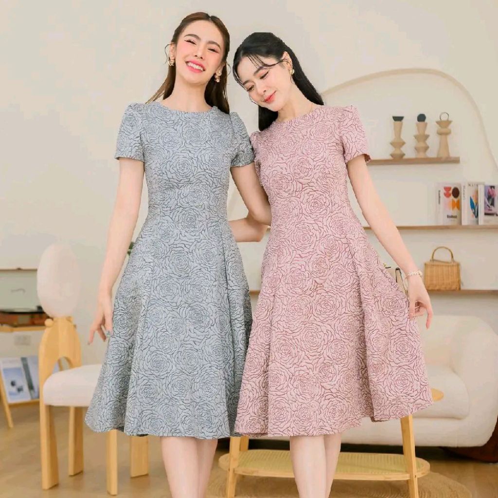 DL01 (**เดรสผ้าลักชู**)ใส่ออกงานทำงานสวยหรูสุดๆ ยาว41นิ้วคลุมเข่านะคะ **ไม่มีซับใน**(งานป้ายบงกชเดรส)