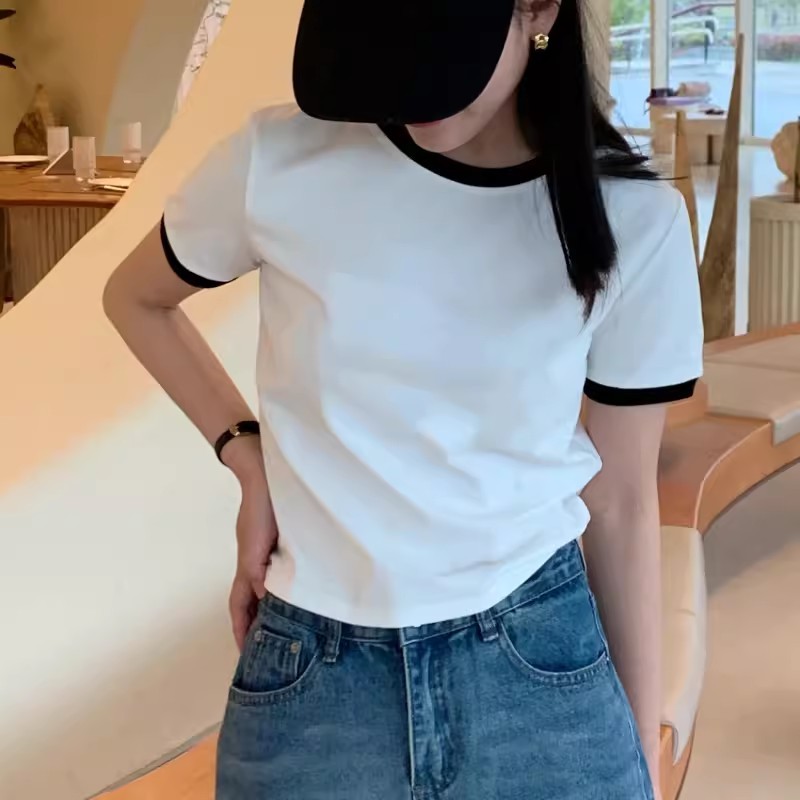 เสื้อยืดคอกลมแขนสั้น สีขาวกุ้นขอบดำ