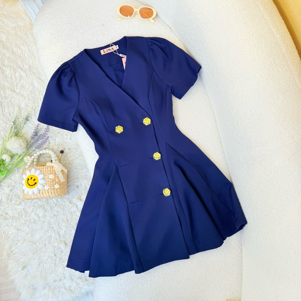 [LISA] A1194 ชุดเดรสกระโปรงคอวีแขนสั้นดีเทลแต่งกระดุมทองดอกกุหลาบ ผู้ดี ใส่ดินเนอร์ ออกงาน คาเฟ่