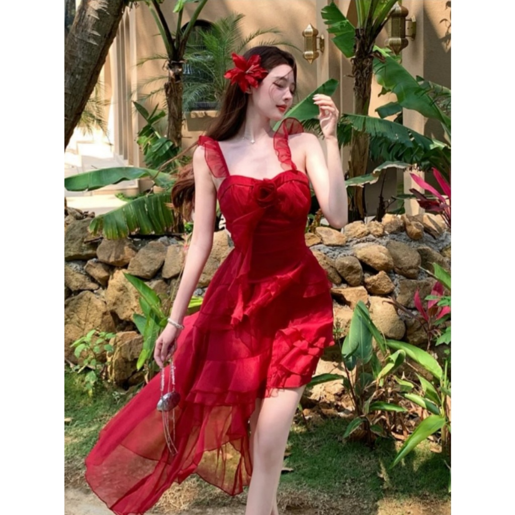 【Red Rose】🌹🌹 qz098 ชุดเดรสสีแดงสายเดี่ยวสไตล์สาวฝรั่งเศสสุดฮอต ดีไซน์หางยาวไม่เท่ากัน เหมาะกับวันหยุดริมทะเล