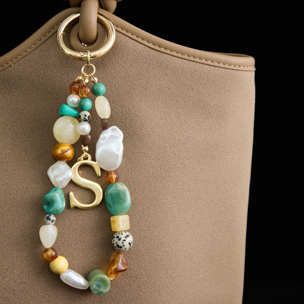 Littlewhitestore Bag charm พวงกุญแจลูกปัด (เลือกตัวอักษร A-Z ได้) รูปที่ 3