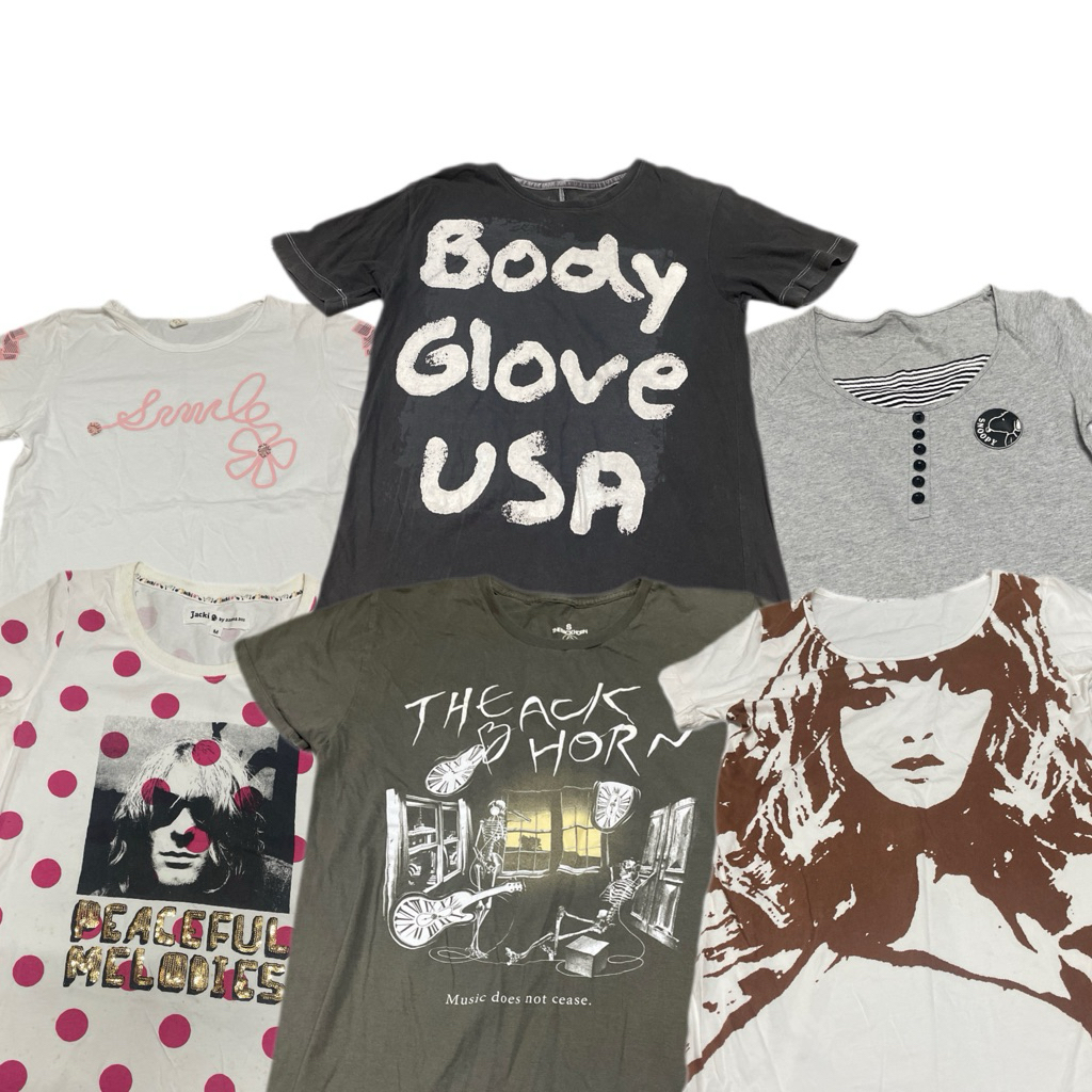 รวมเสื้อยืดผู้หญิงเบบี้ที แนวY2K ลายfont  มือสอง Collection of second-hand Y2K style baby tee shirts
