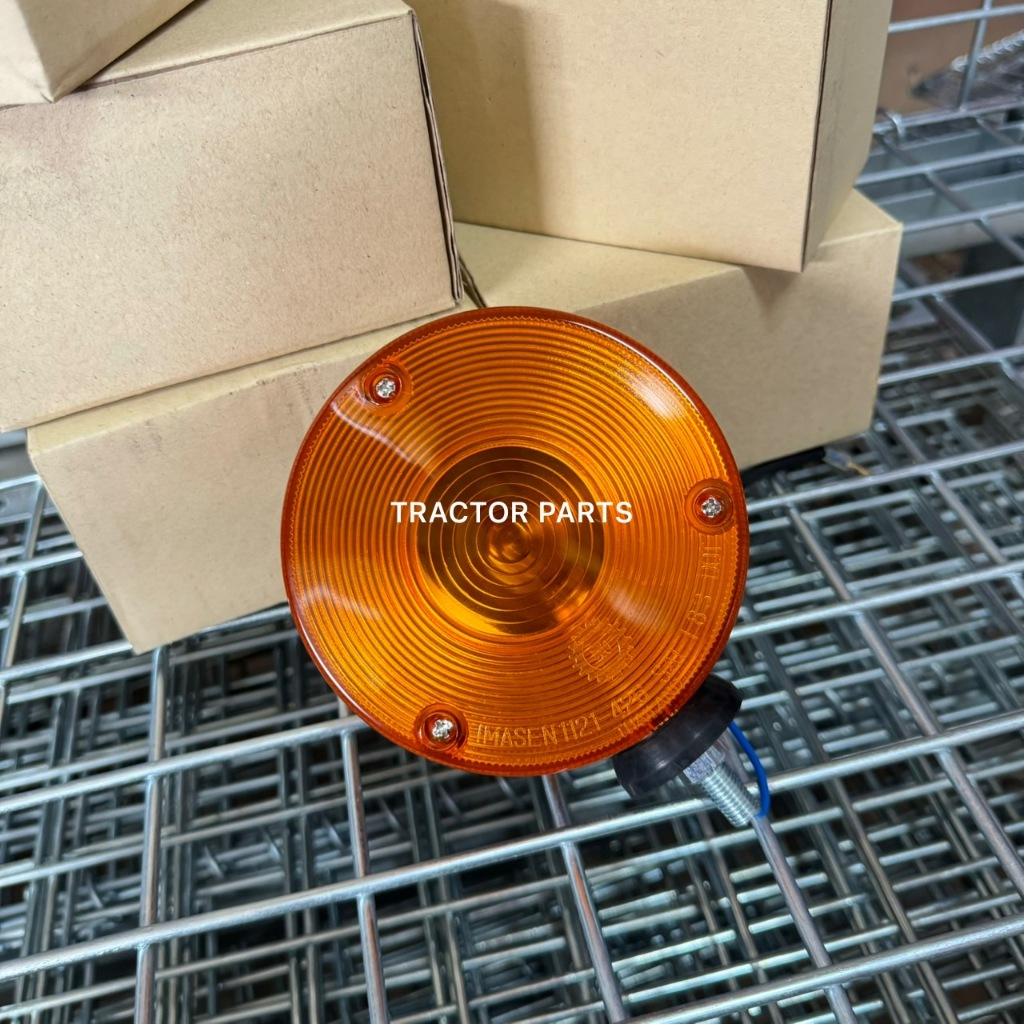 ไฟเลี้ยว รถไถคูโบต้า ทุกรุ่น Kubota ทุกรุ่นใช้ตัวเดียวกันครับ