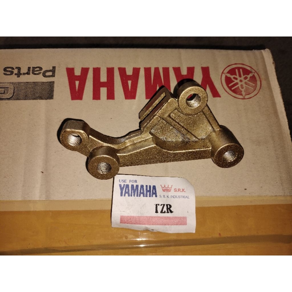 ขาจับปั้มเบรคหน้า Yamaha VR TZR ของใหม่ผลิตเก่าของใหม่เก่าเก็บ