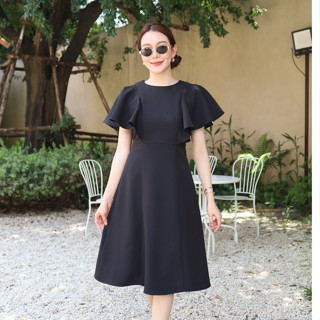 ชุดสีดำ เดรสสีดำ ชุดสีขาวดำ