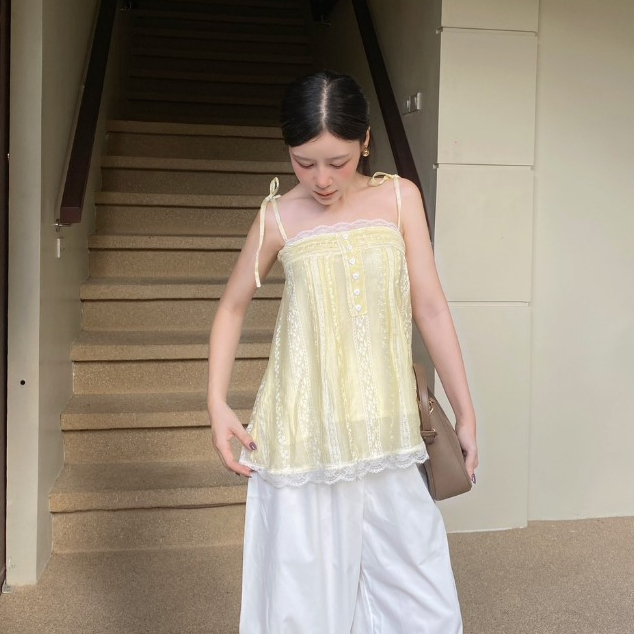 Amy cami : เสื้อสายเดี่ยวผูกไหล่ เย็บตีเกล็ดหน้า แต่งขอบลูกไม้ แต่งกระดุมหัวใจ เนื้อผ้าพิมพ์ลายนูน KN.Clothes - รูปที่ 4