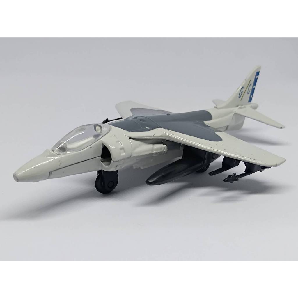 โมเดลเครื่องบิน Hot Wings AV-8B Harrier With Attached Missiles  Model Aircraft No Package.