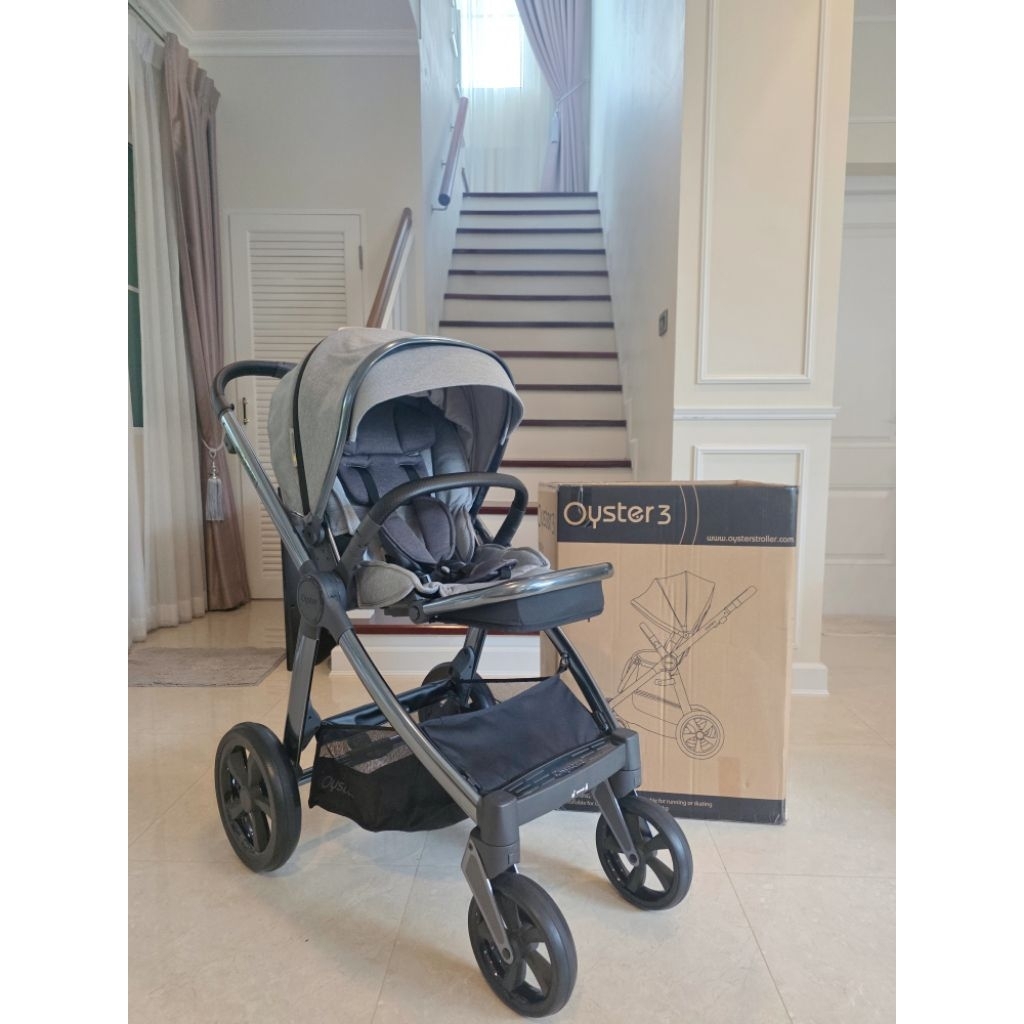 รถเข็นเด็ก Oyster 3 plus สี Moon