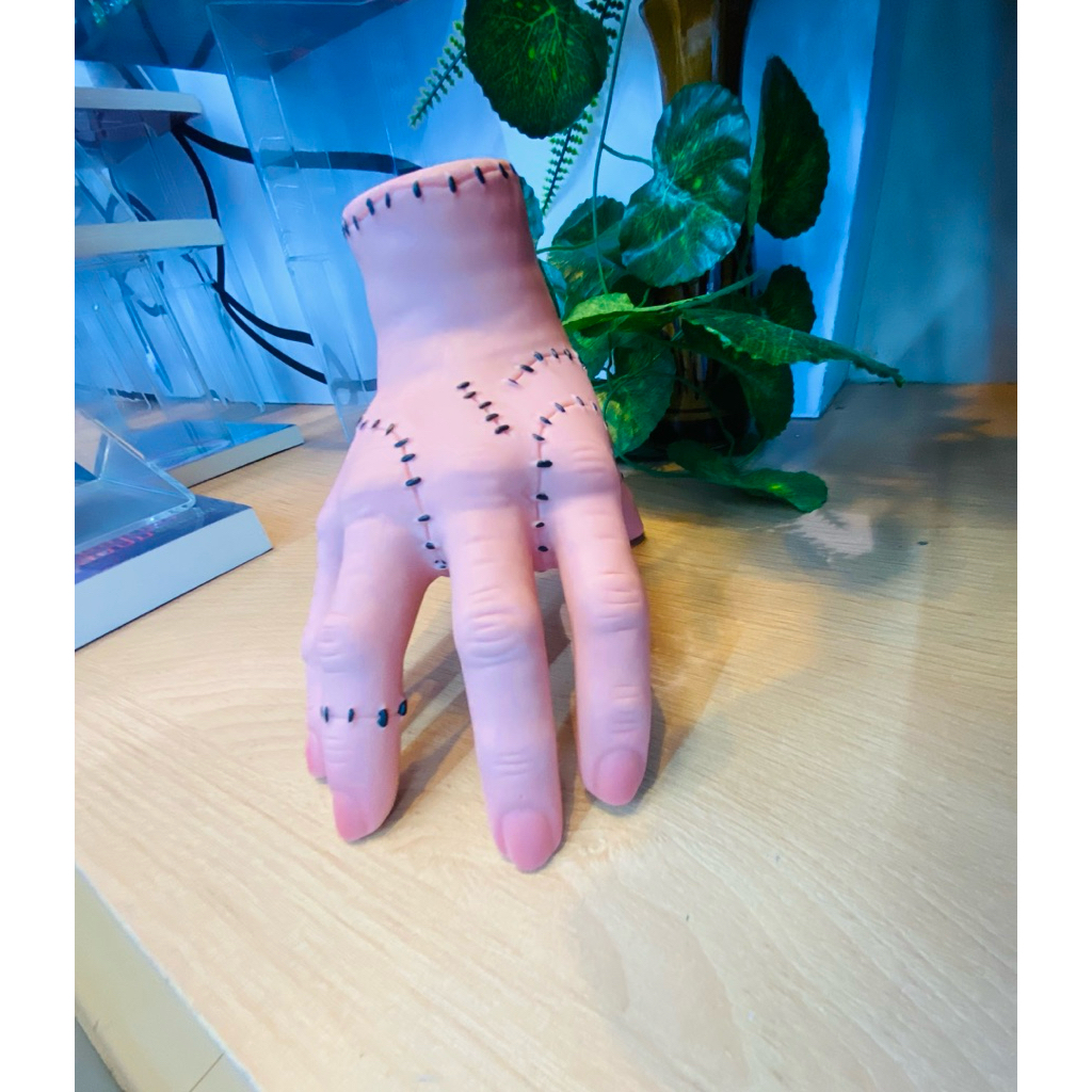 มือ เดอะติ้ง wednesday