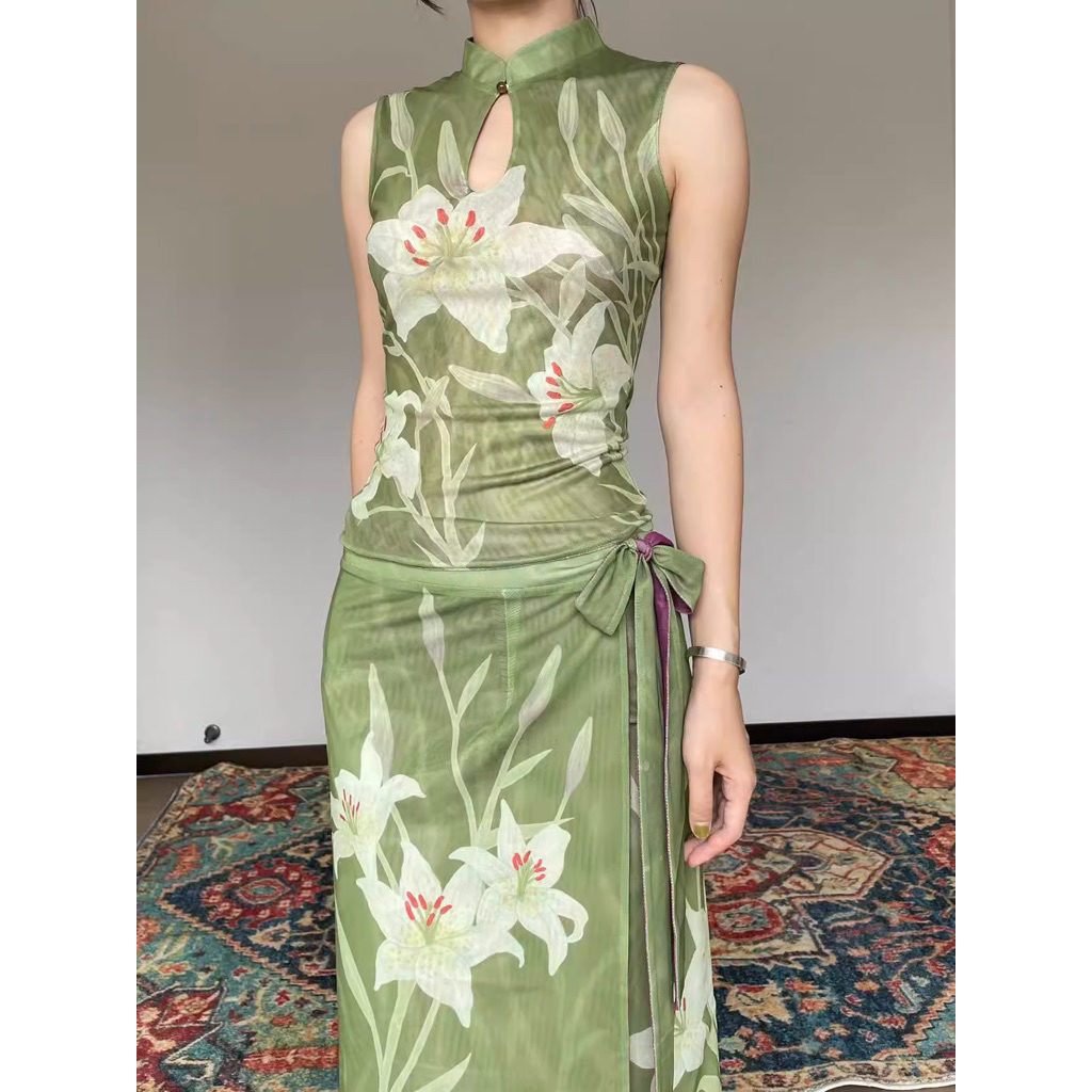 Wet tail - Chinese Retro Lily Print Qipao Top with Matching Skirt