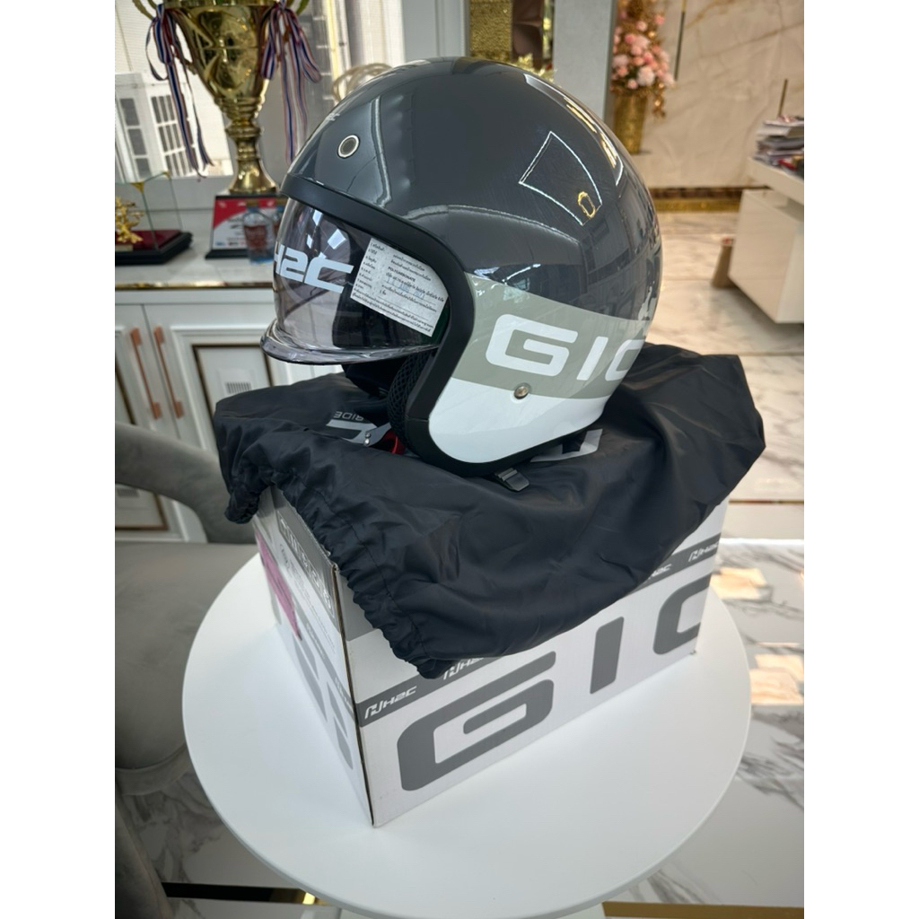หมวกกันน็อค giordano สีดำ