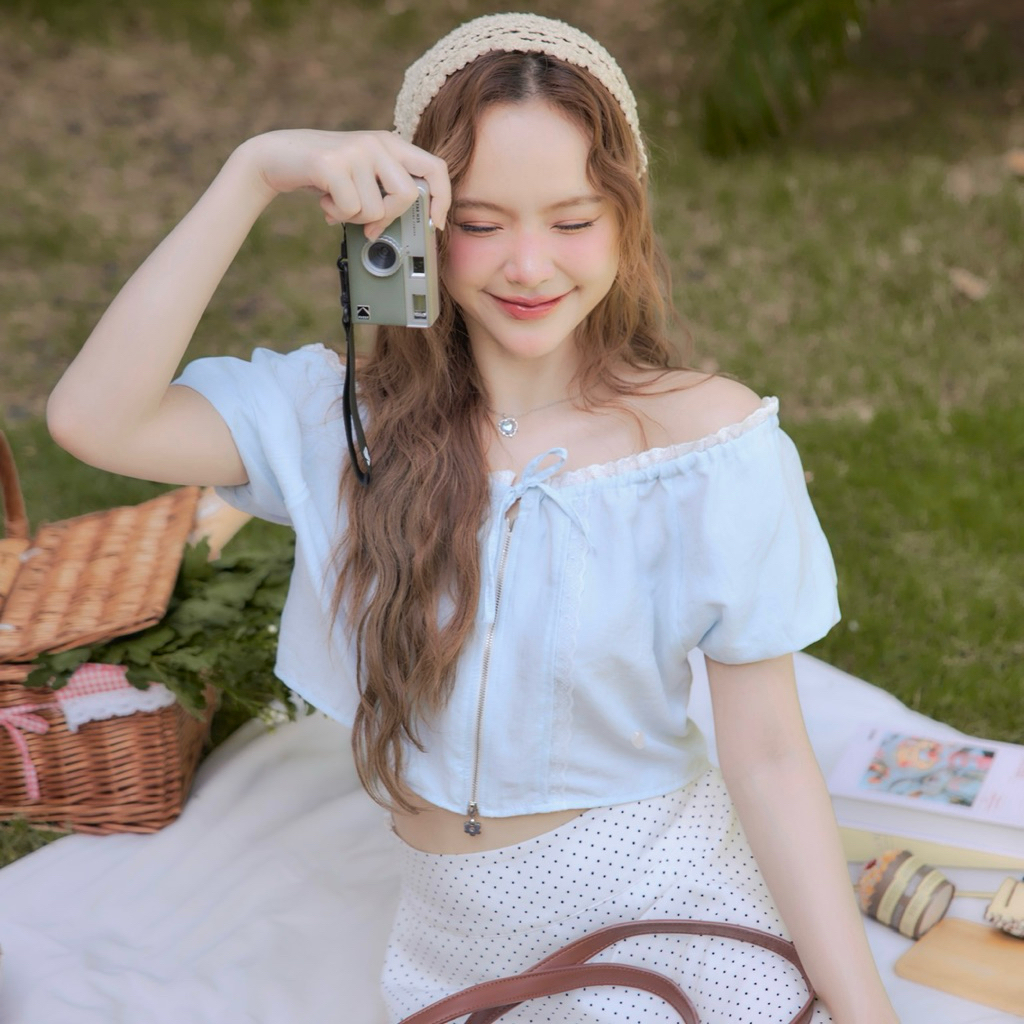 RIKA น้องหมั่นโถว เสื้อครอปปาดไหล่ซิปหน้า