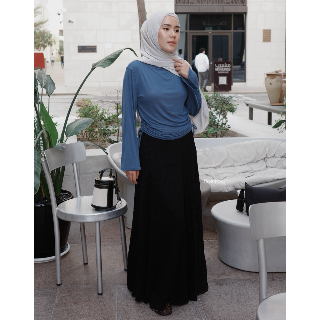 (B40) Heartmade—Redi blouse(เสื้อผ้ายืดเรย่อนรูดเอวข้าง)