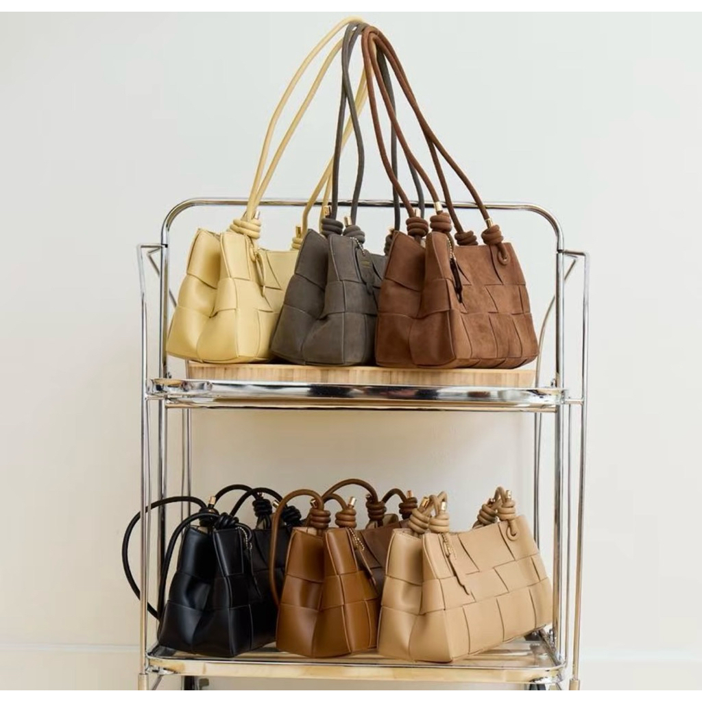 ส่งต่อ กระเป๋าสีน้ำตาล แบรนด์ lastel by oilry store