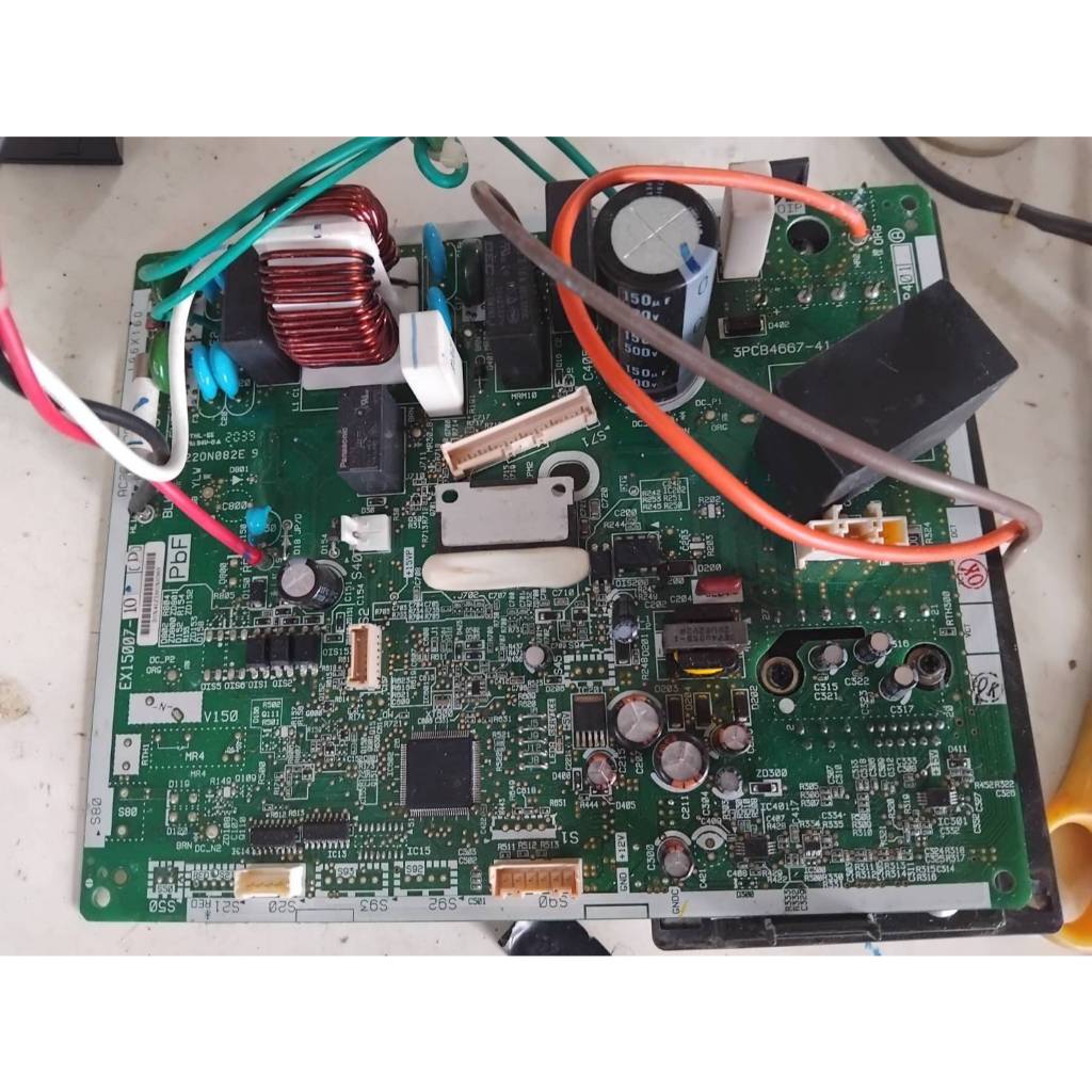 แผงวงจรแอร์ Daikin แผงบอร์ดแอร์ไดกิ้น แผงบอร์ดคอยล์ร้อน รุ่น RKQ12TV2S, RKF12UV2S, ARKC12TV2S