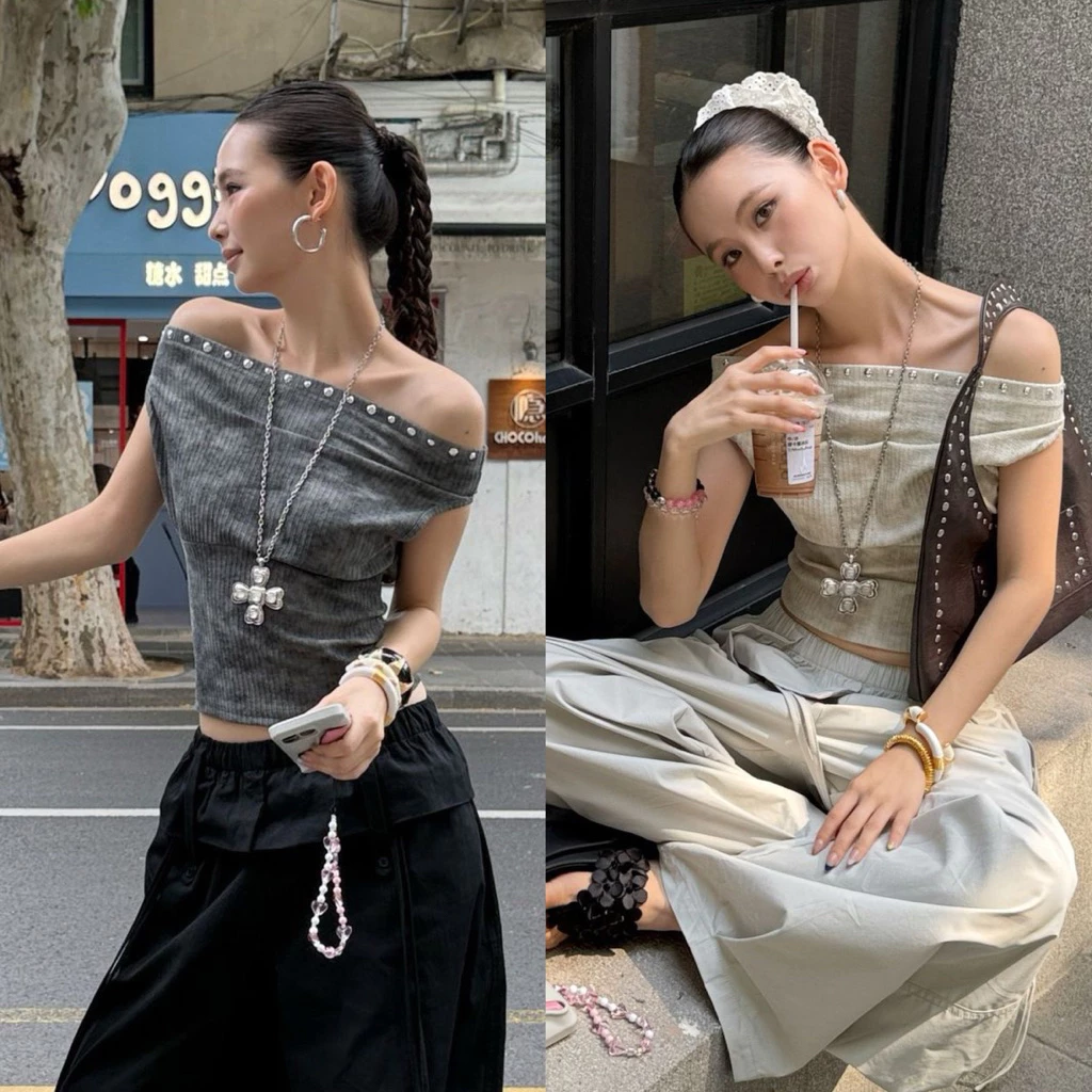 **พร้อมส่ง**BY0268 เสื้อปาดไหล่สไตล์วินเทจแต่งหมุด benly co