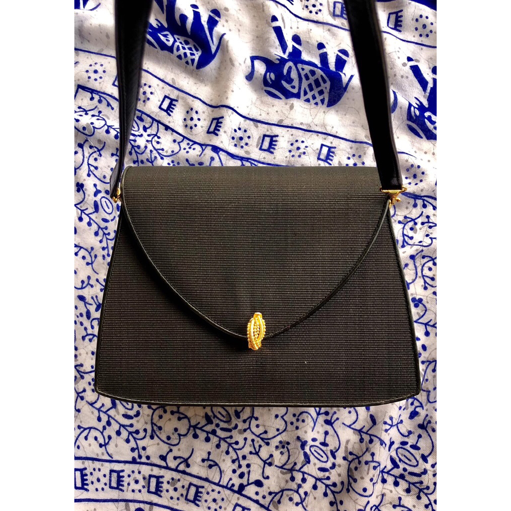 Valentino Rudy crossbody bag กระเป๋าวาเลนติโน