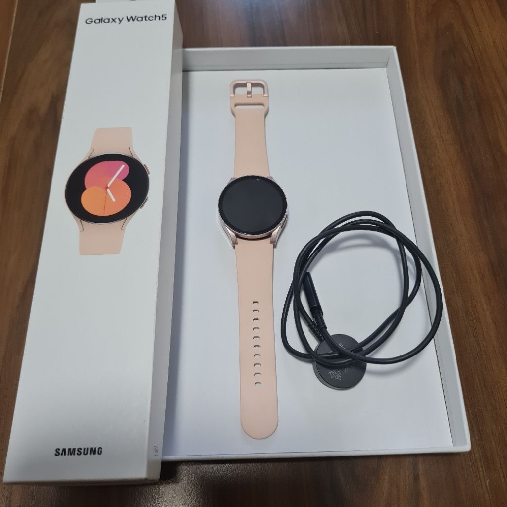 "ส่งต่อคะ" สมาร์ทวอทช์​ Samsung​ Galaxy​ Watch5 40mm​ มือสอง​ สภาพ​สวย