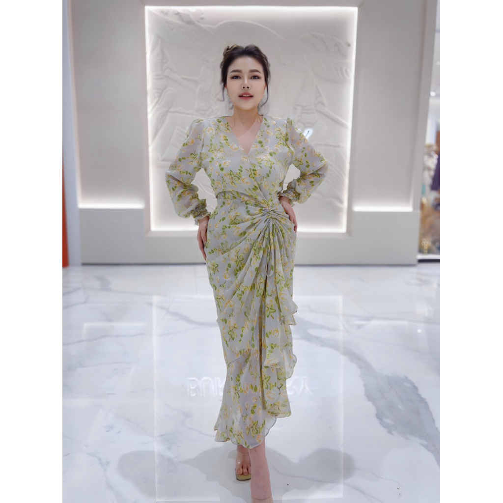 🥇Best Seller🥇เดรสยาวคอวีอกไขว้รูดข้างแขนยาวปลายแขนสม๊อคลายดอกแซ่บมาก#Maisie Shop - รูปที่ 3