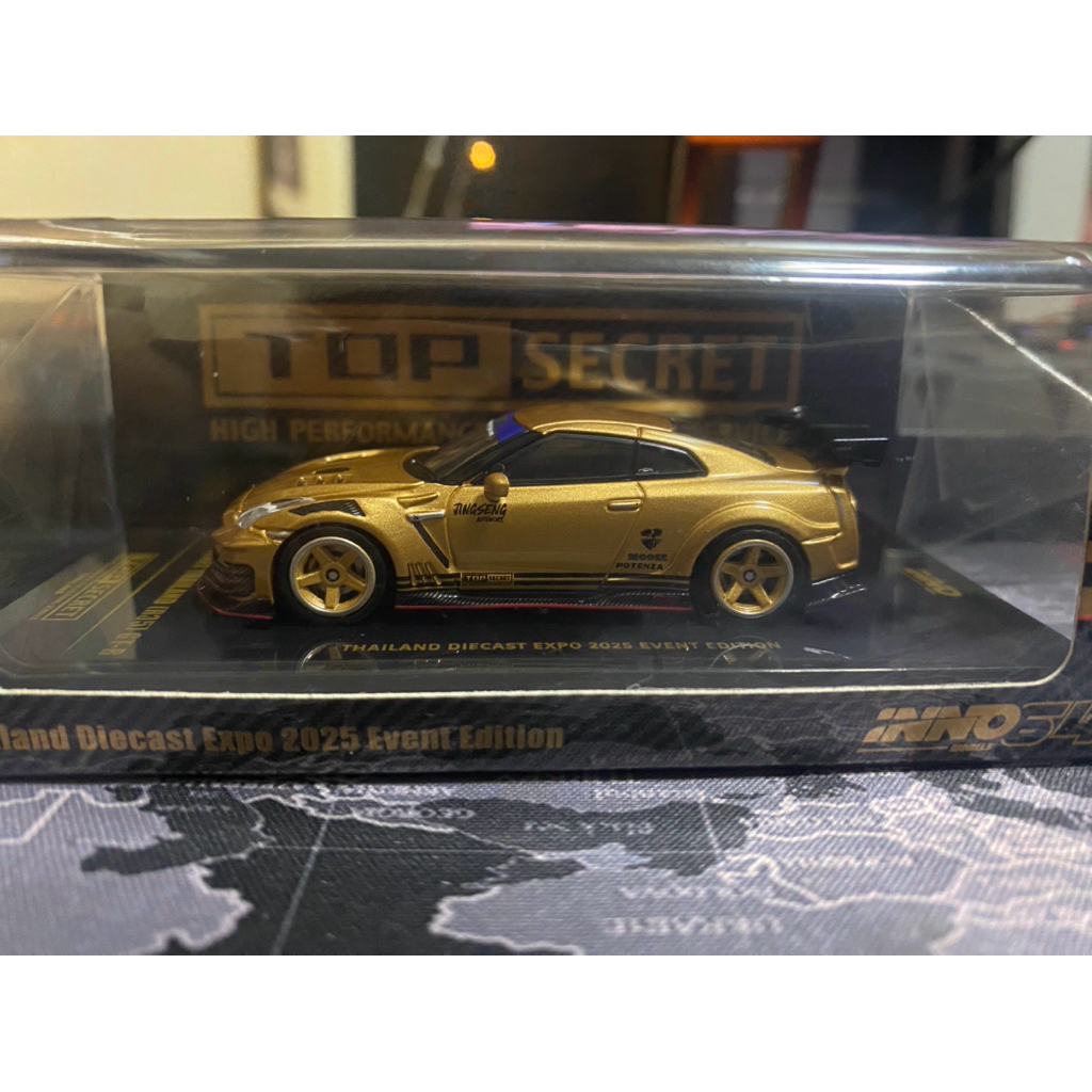IN64-R35-INNO64 1:64 Nissan GT-R R35 Top Secret(พร้อมลายเซ็น)