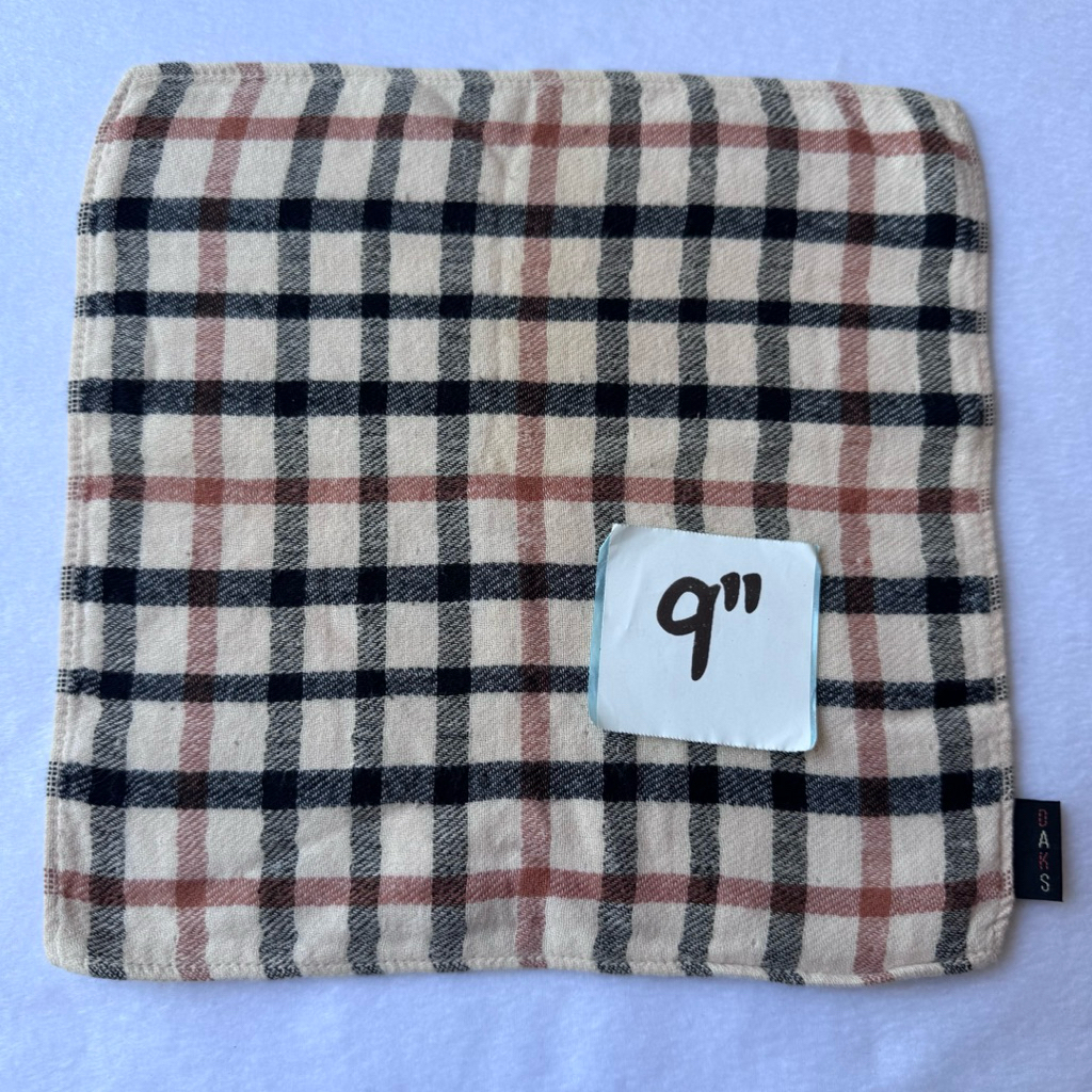 Daks London ผ้าเช็ดหน้า