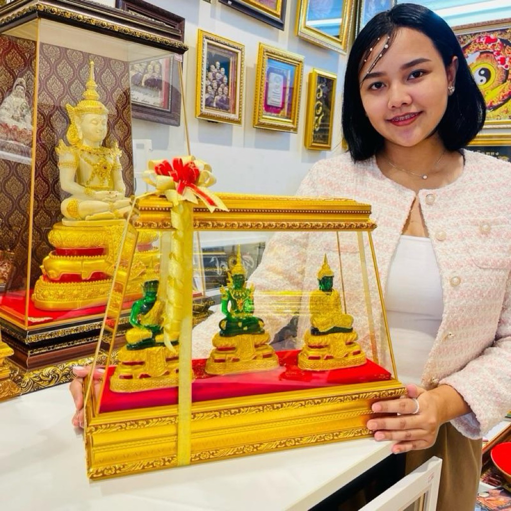 พระแก้ว3ฤดู หน้าตัก3นิ้ว พร้อมชุดตู้ ส่งได้ทั่วประเทศมีรับประกัน
