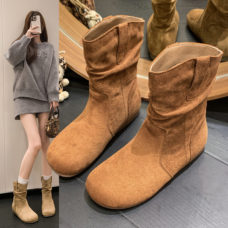 รองเท้าบูทหุ้มข้อหัวกลมหนังกลับ วัสดุหนังวัวพื้นนุ่ม การออกแบบจีบ ทันสมัยและทนทานต่อการสึกหรอ