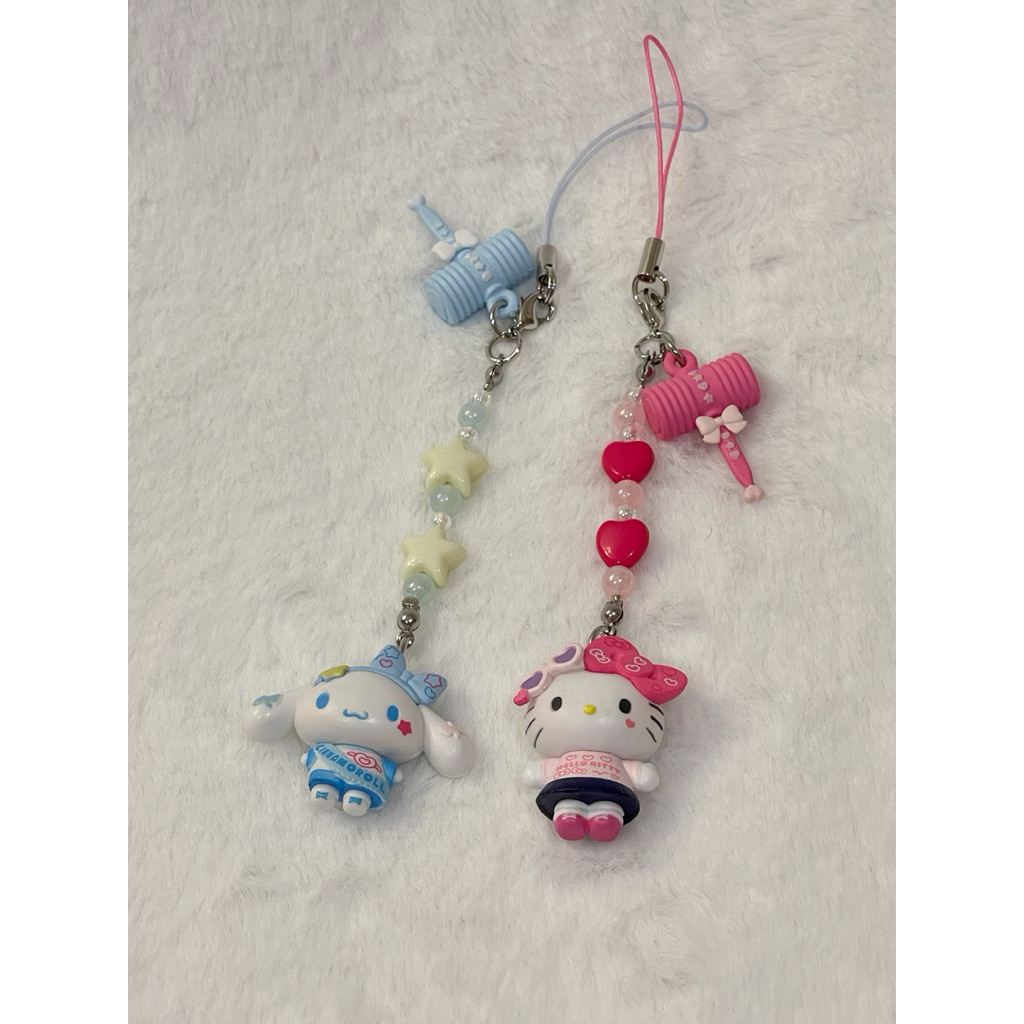 [พร้อมส่ง] กล่องสุ่ม พวงกุญแจคิตตี้ / ชินนาม่อน *แกะแล้ว* 🍎