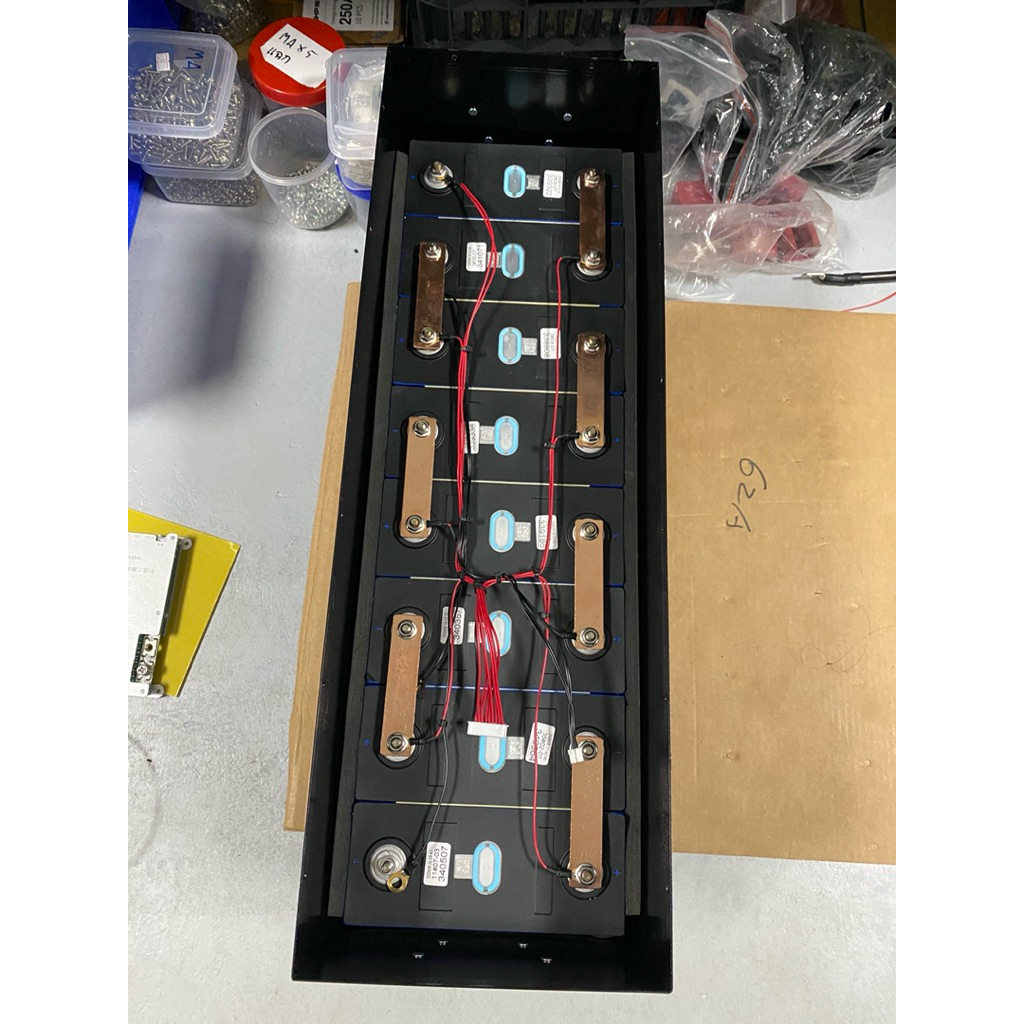 กล่องสแตนเลสสำหรับประกอบแบตลิเธียม 280-320Ah 8ก้อน 20x60x30cm - รูปที่ 3