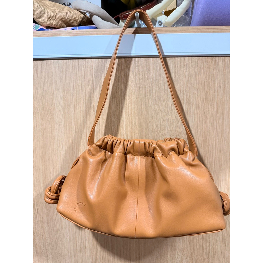 Used like new ✨ Garmenti Gyoza สี Walnut