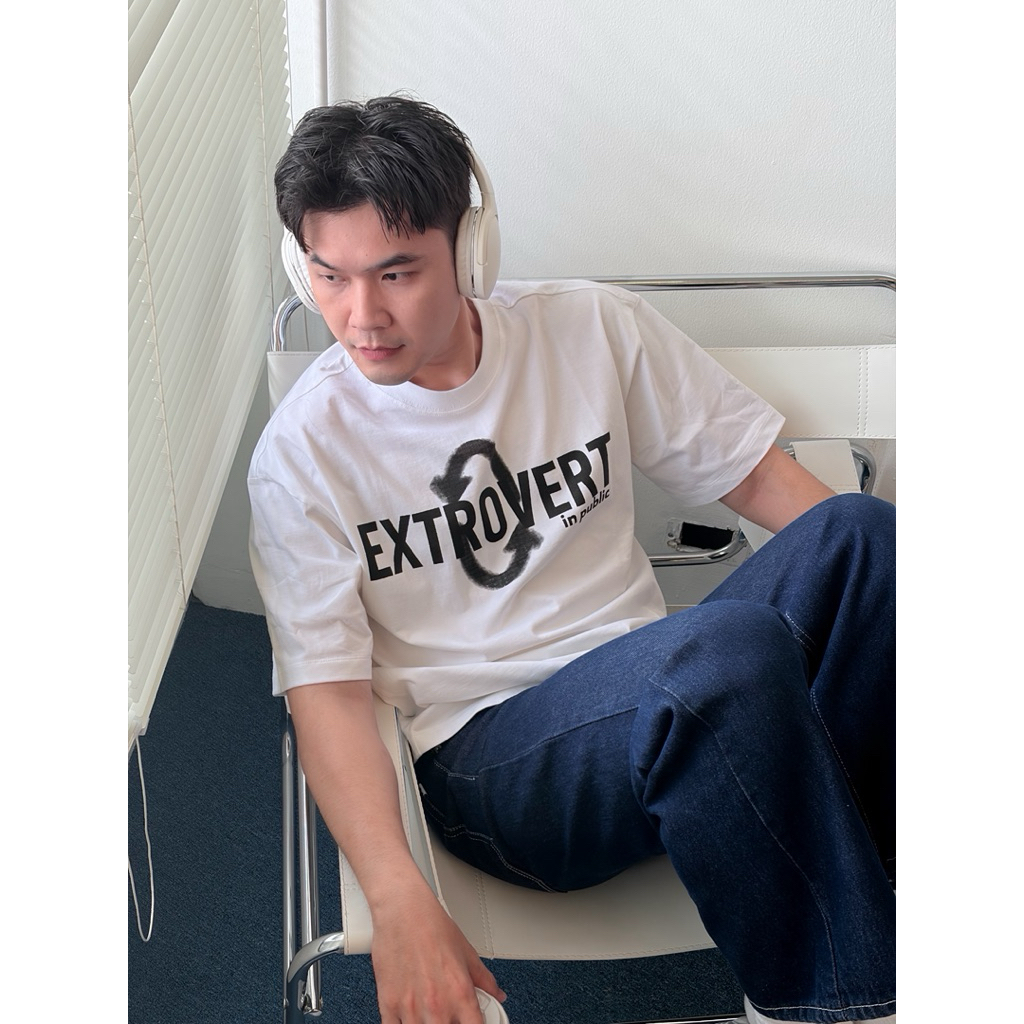 เสื้อ BOXY TEE ลาย EXTROVERT/INTROVERT