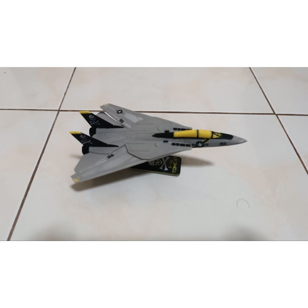 โมเดลพลาสติก F-14 tomcat ต่อแล้ว