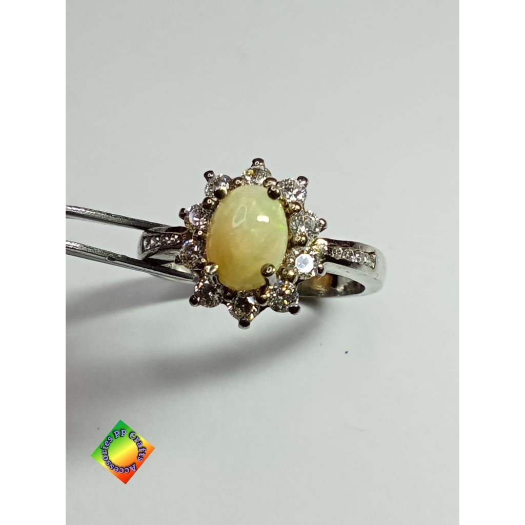 แหวนโอปอลแท้  โอปอลขาว  ตัวเรือนเป็นเงินแท้  Opal Silver  White Opal