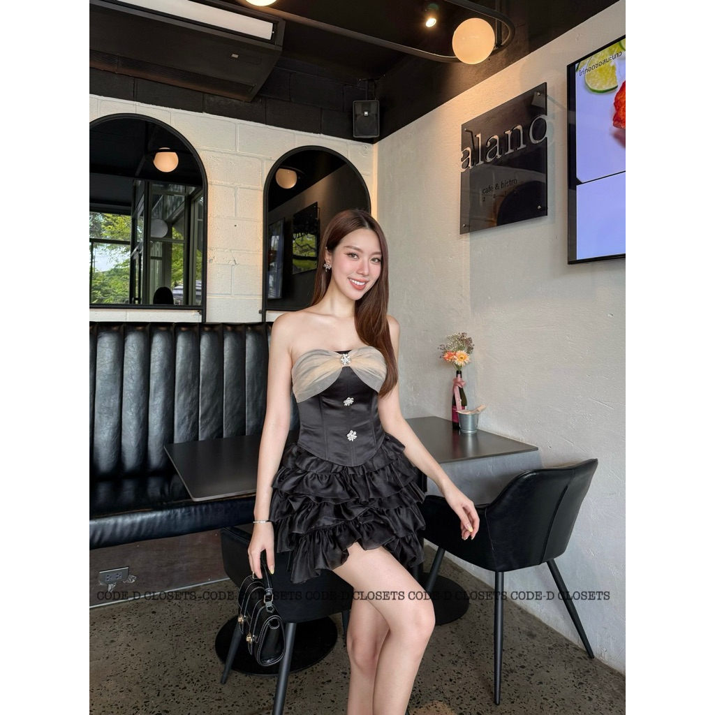 🌟เซต2ชิ้น เสื้อเกาะอก ดีเทลแต่งผ้าตะข่าย แมทซ์กับกระโปรงสั้น (code-d)🌟