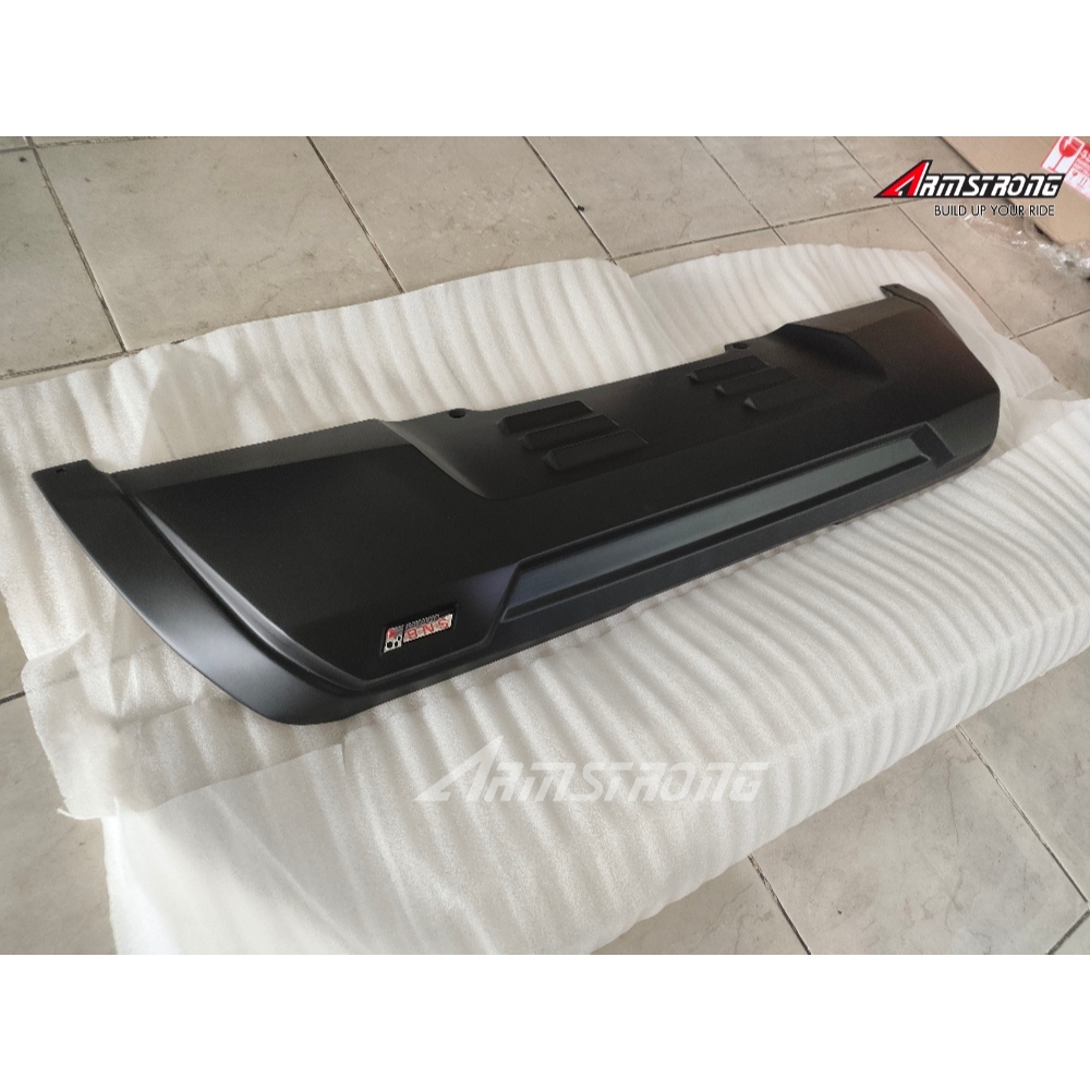 ครอบกันชนหน้า TOYOTA REVO ROCCO 2018 *งานไทยพร้อมส่ง*