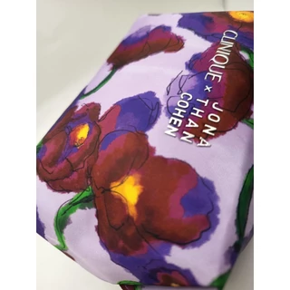 กระเป๋าเครื่องสำอางคลินิกCLINIQUE x JONA THAN COHEN ผ้าสีม่วงพิมพ์ลายดอกไม้สีม่วงใบไม้สีเขียว