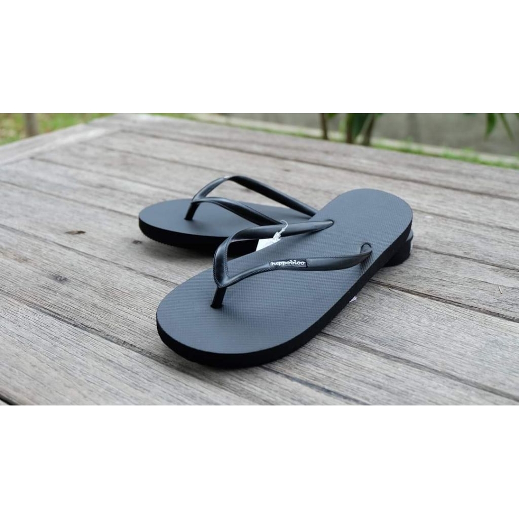 รองเท้าแตะ hippo bloo ของแท้ สีดำสายเล็ก