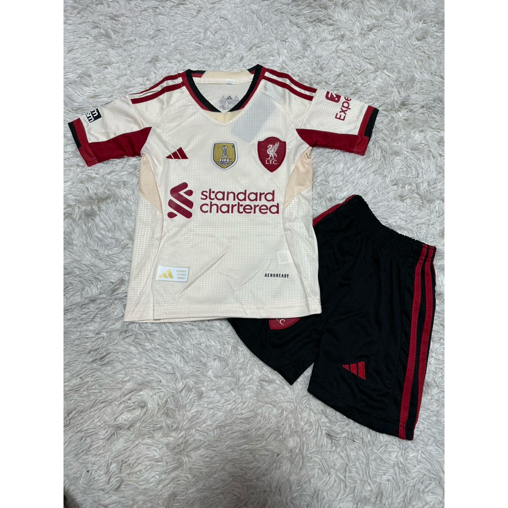 ชุดเด็ก ชุดฟุตบอลเด็ก ชุดกีฬาเด็ก เสื้อพร้อมกางเกง