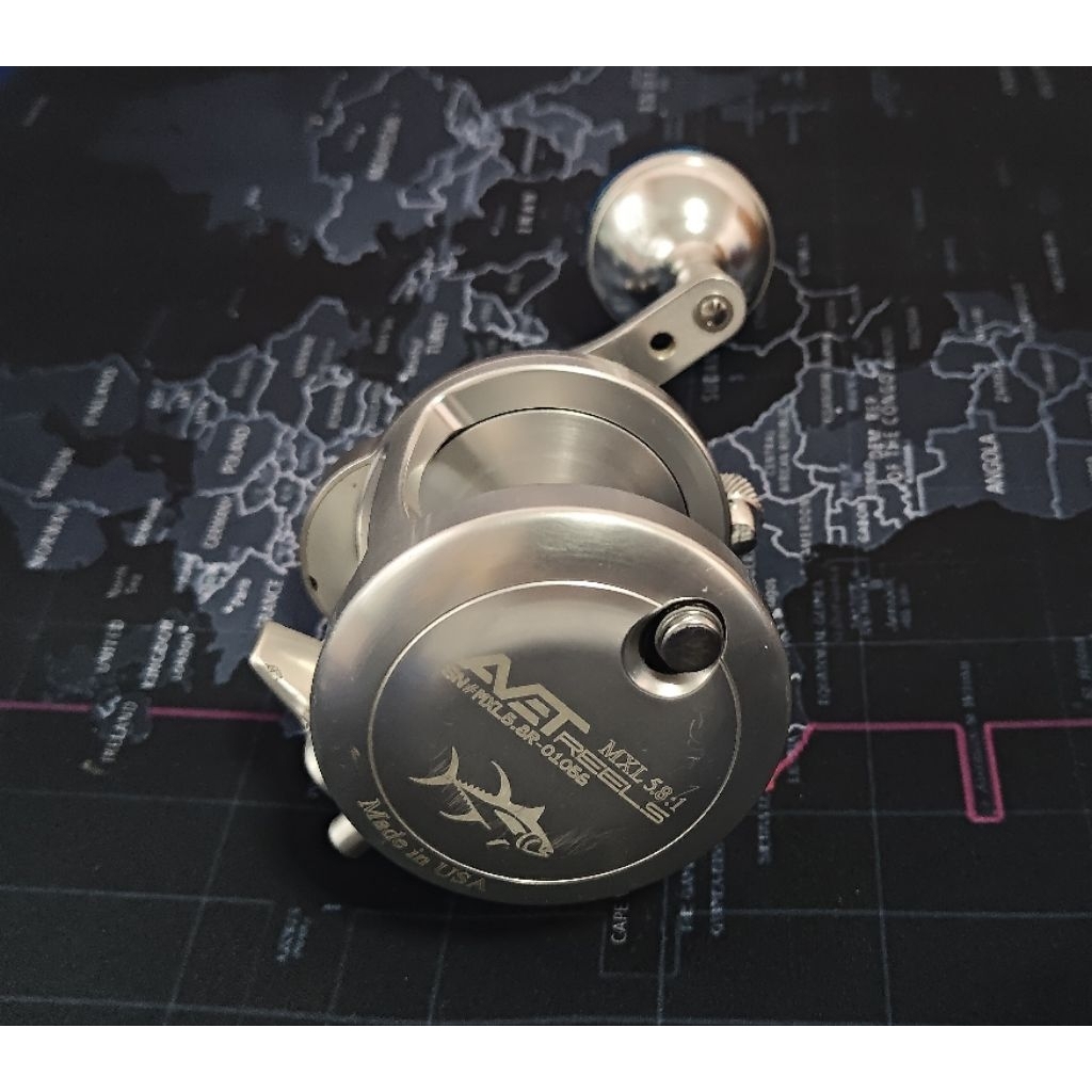 รอกเบท AVET MXL 5.8:1 (หมุนขวา)