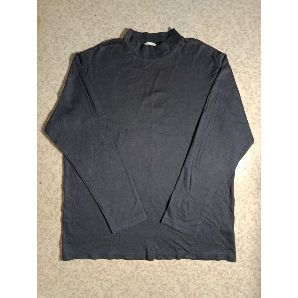 GU เสื้อยืดแขนยาวคอปีน