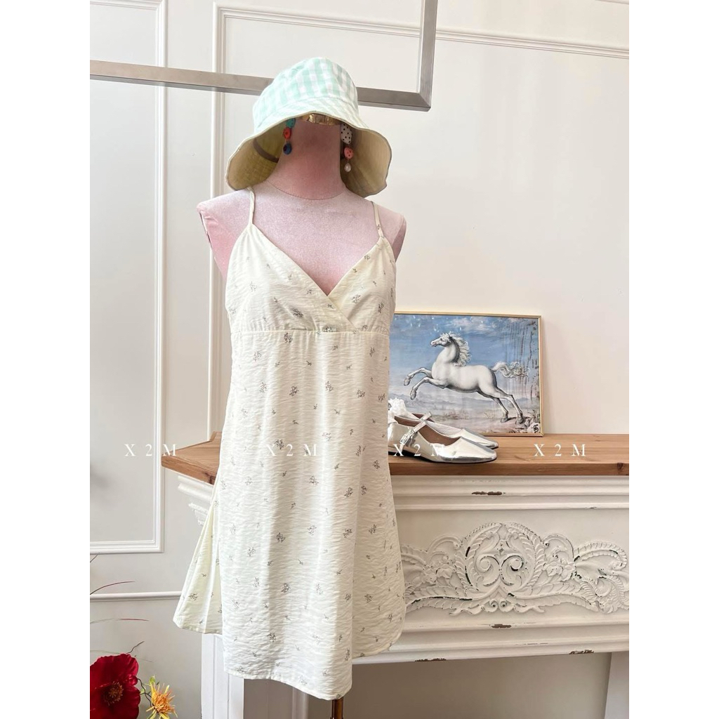 เดรสลายดอกไม้ สีหวานผ้าไม่ต้องรีด ร้านx2m market