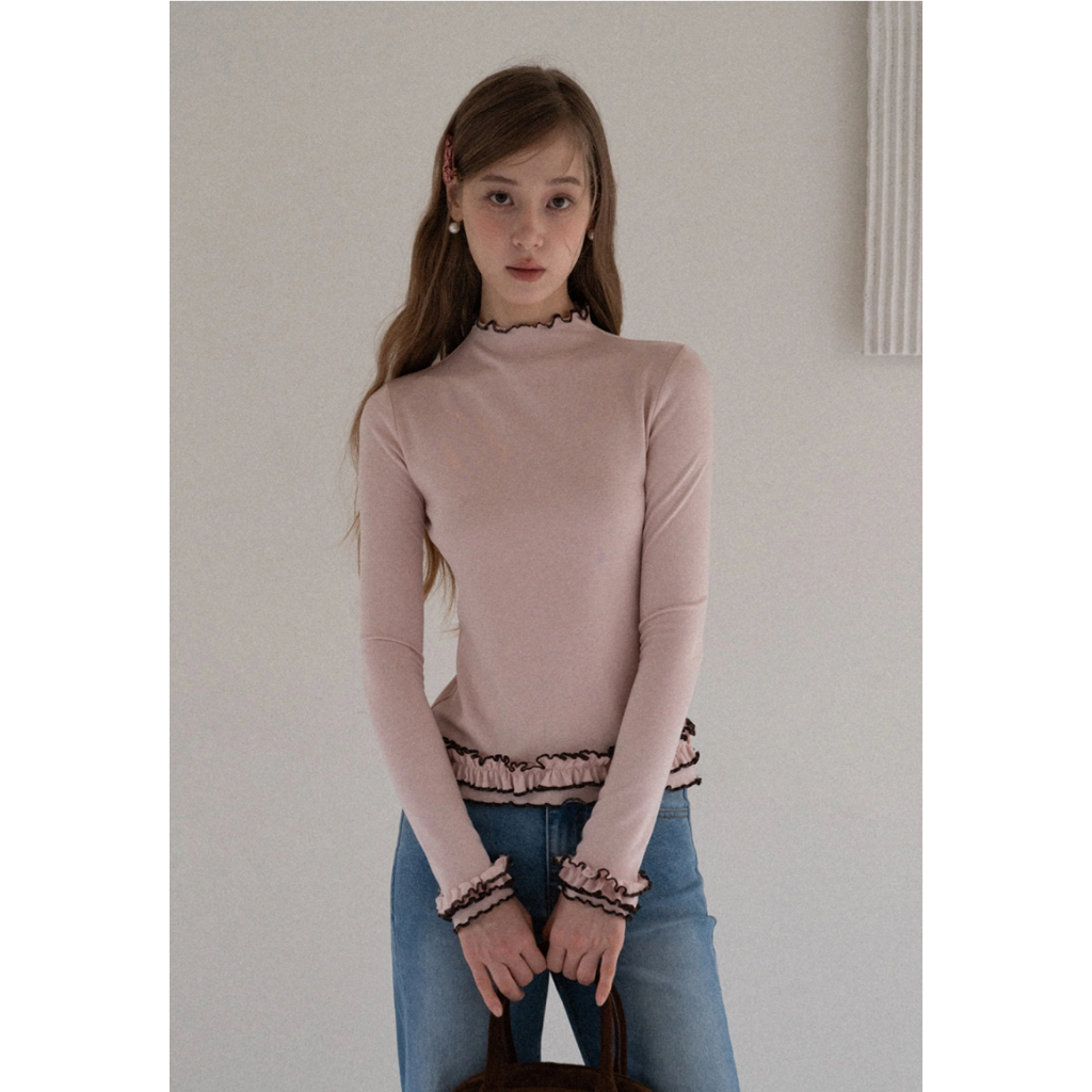 [พรีออเดอร์] EGGKA : Ruffle Trim Mock Neck Long Sleeve Top (เสื้อแขนยาวแต่งระบาย)