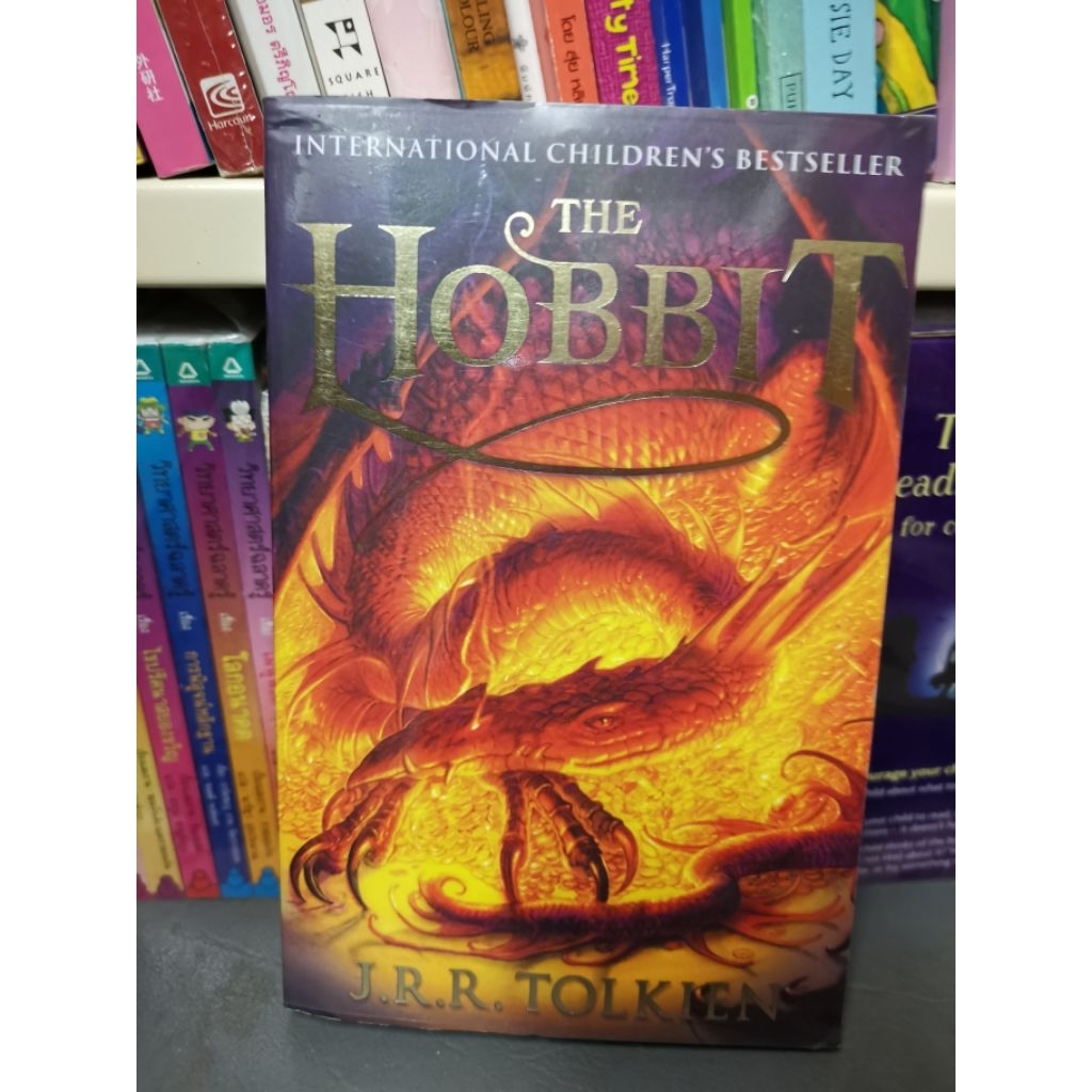 THE  HOBBIT.หนังสืออ่านสนุกๆ