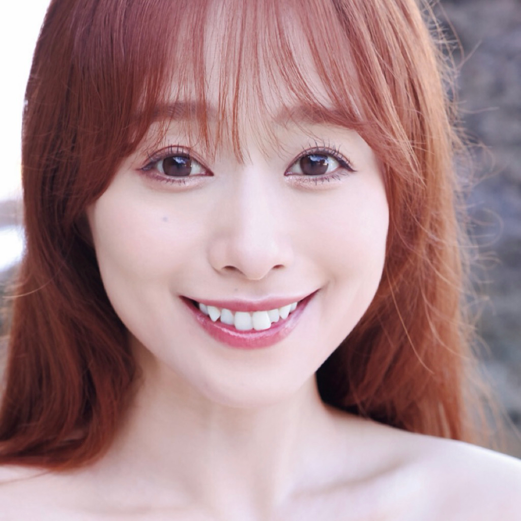 Marina Shiraishi Photobook [あやしじょうず]