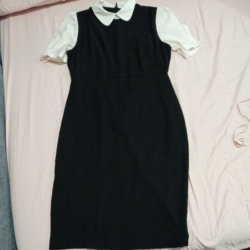 ชุดเดรสคอปกสีดำงานป้าย gq